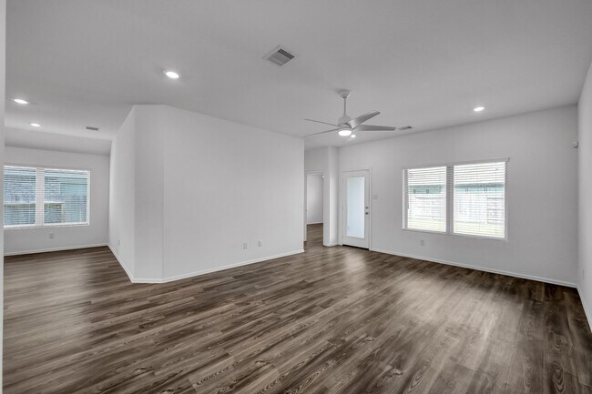 Building Photo - 19092 Sonora Chase Dr