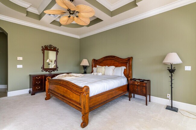 Building Photo - 580 Admirals Way