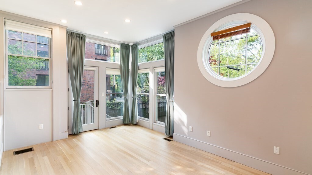 Building Photo - 48 Concord Ave