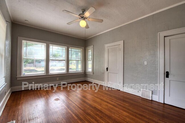 Building Photo - 1201 NW 40th St