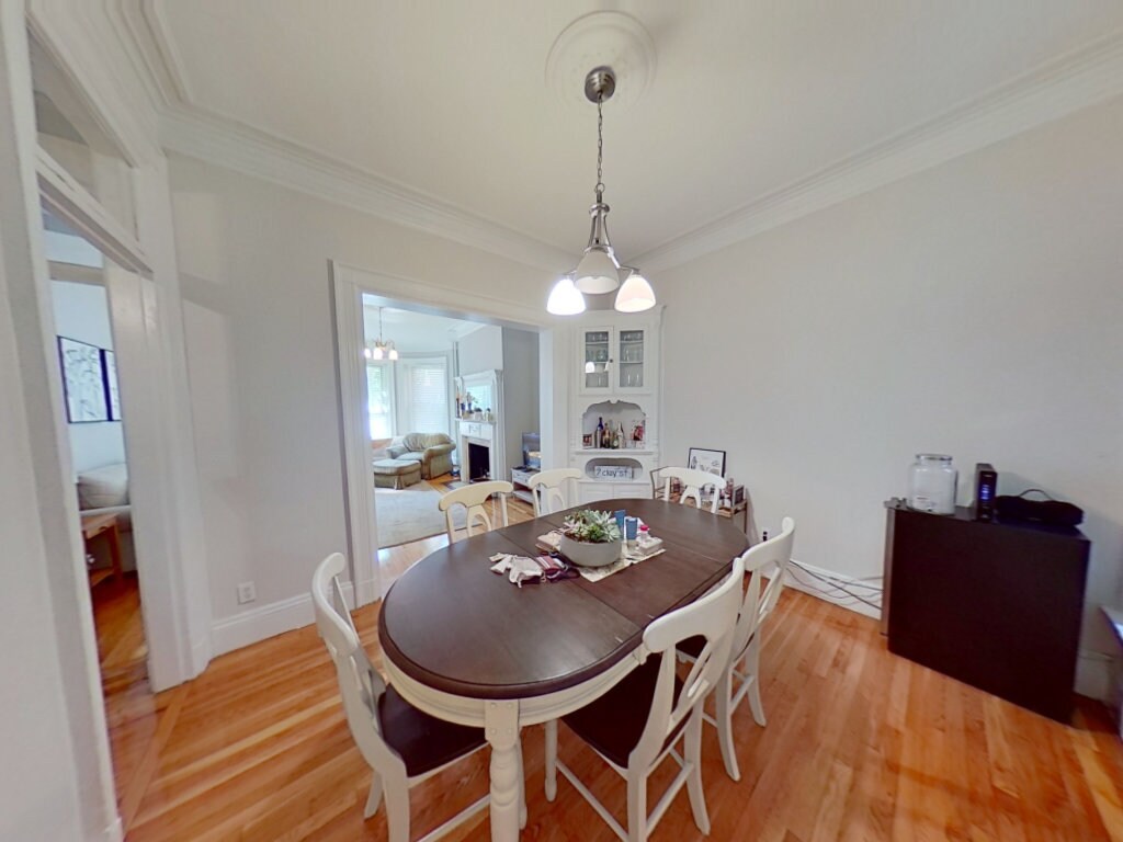 Building Photo - 423 Marlborough St