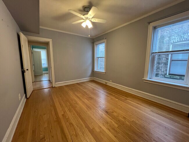 Building Photo - 6111 N Talman Ave