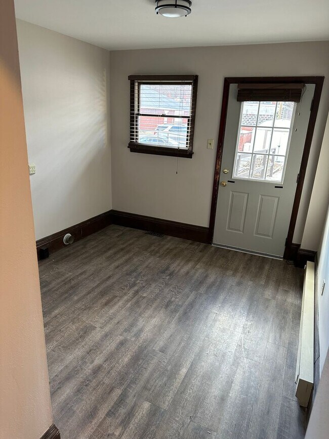 Building Photo - 1055 Logan Ave