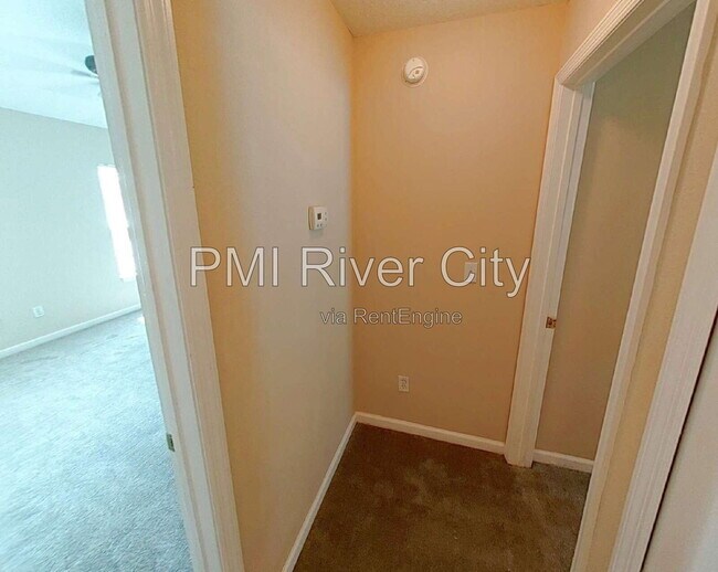 Building Photo - 1740 Biscayne Bay Cir