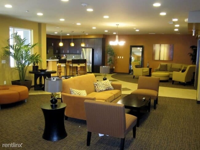 Building Photo - 1 br, 1 bath Condo - Atlas