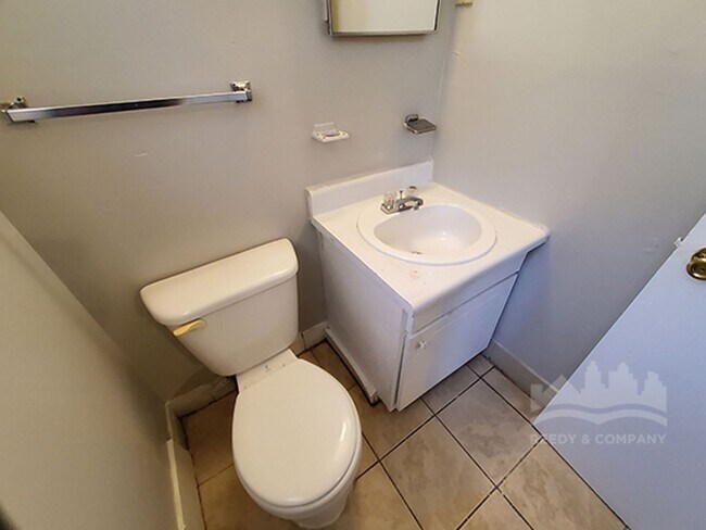 Building Photo - 3992 Ashview Cove