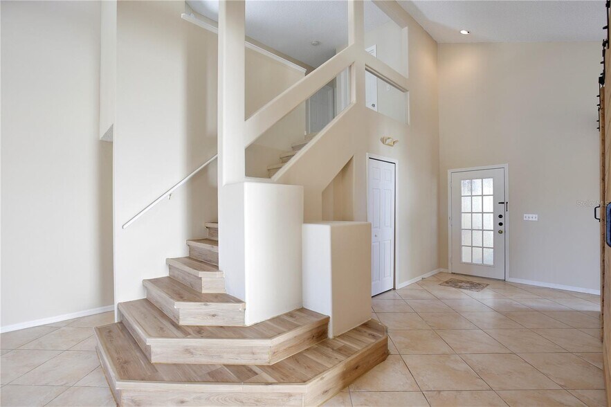 Building Photo - 2981 Viscount Cir