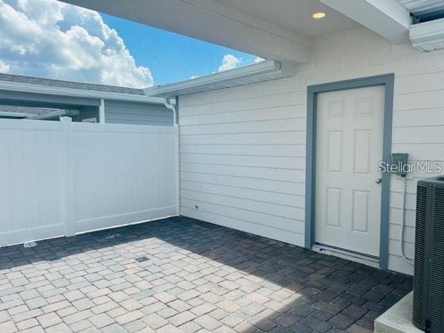 Building Photo - 14404 Orchid Is Dr