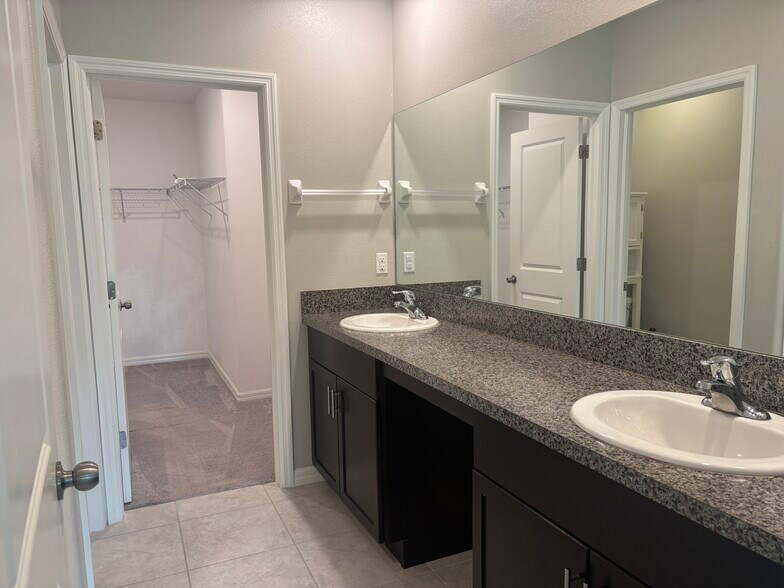 Building Photo - 9663 Channing Hill Dr