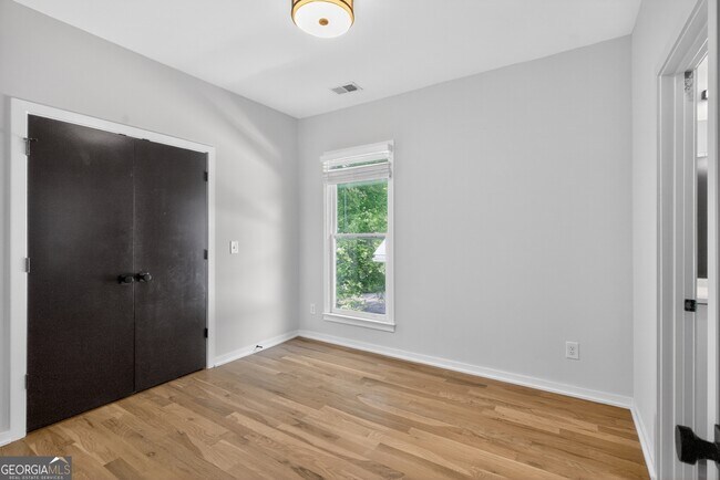 Building Photo - 454 Calhoun St NW