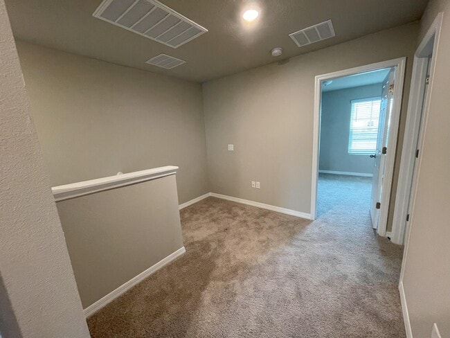 Building Photo - 798 Legacy Dr