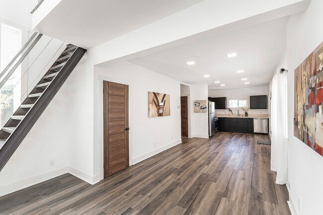 Building Photo - Boyle Heights Stunning Modern Farmhouse