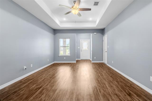Building Photo - 652 River Garden Dr