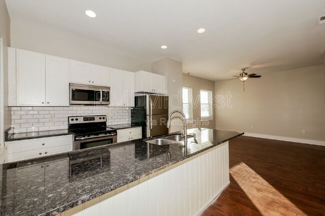 Building Photo - 2029 N College Ave