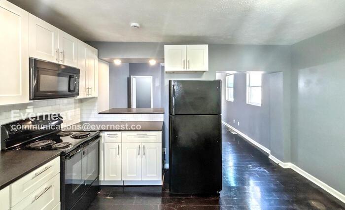 Building Photo - 39 S Yale Ave