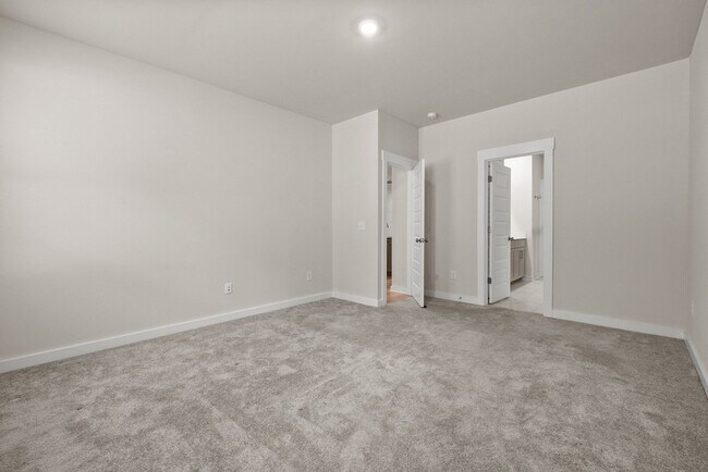 Building Photo - 1145 Ross Farms Blvd