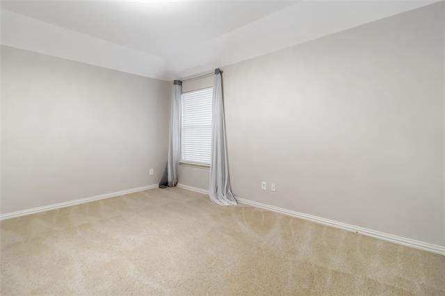 Building Photo - 920 Falcon Dr