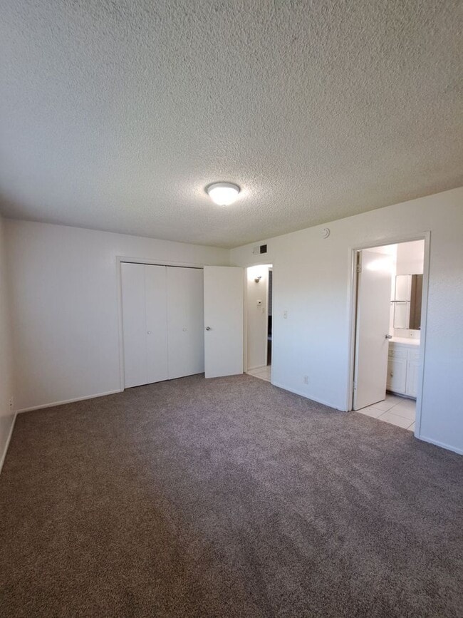 Building Photo - 132-6 Dayton