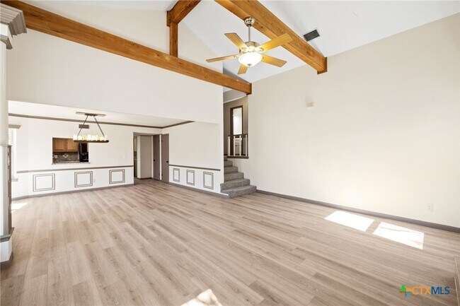Building Photo - 322 Oakwood Loop