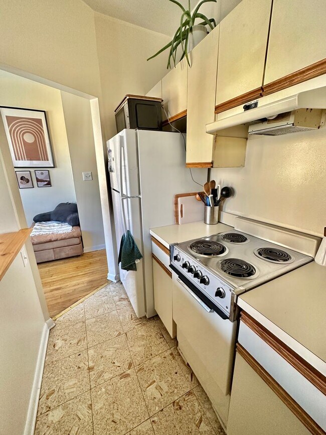 Building Photo - 0394 - Souliotis