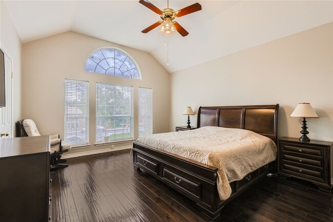 Building Photo - Stunning Home in Guard Gated Community ~ I...