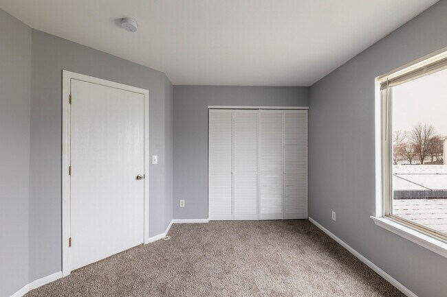 Building Photo - 438 Rachel Cir