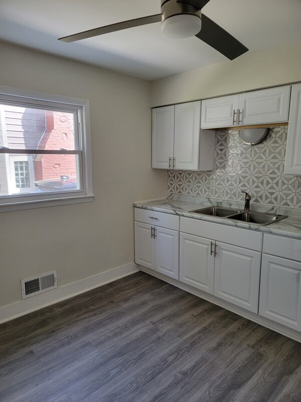 Building Photo - 5070 N 60th St