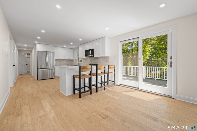 Building Photo - 22 Carrona Dr