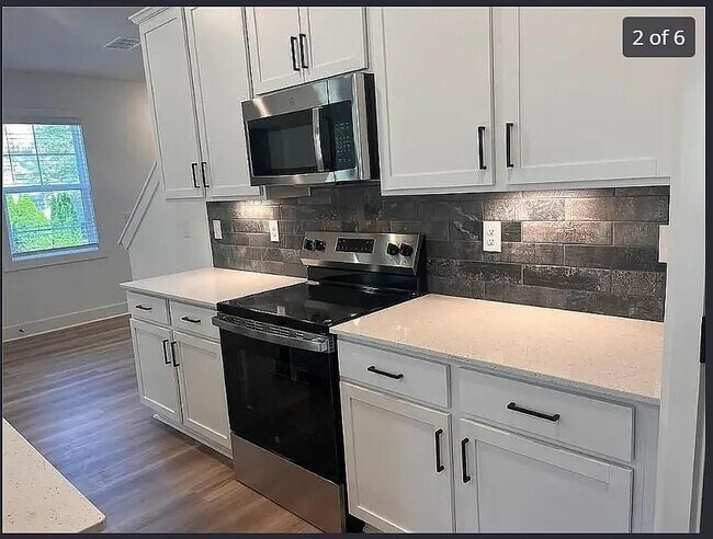 Building Photo - 3120 Marbella Cir