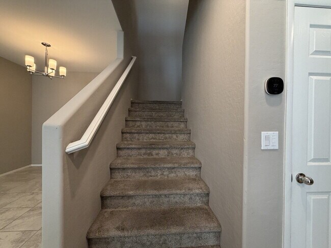 Building Photo - GATED 3 BED 3 BATH 2 CAR GARAGE TOWNHOUSE W/ BED AND BATH DOWNSTAIRS + LOFT & YARD. COMMUNITY FEA...