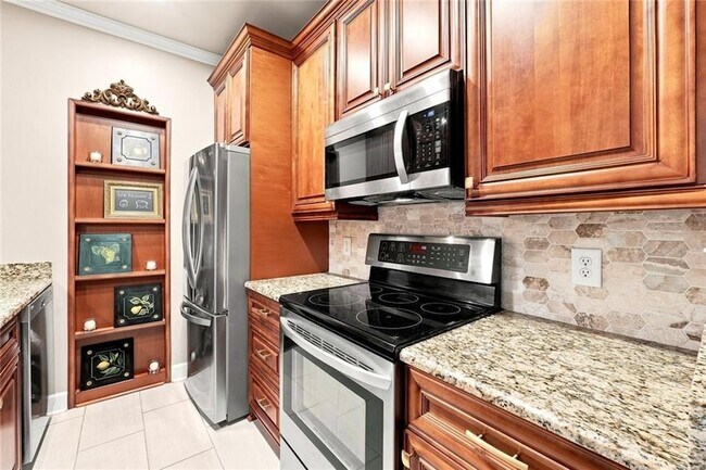 Building Photo - 2865 Lenox Rd NE