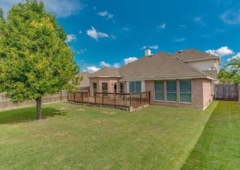 Building Photo - 3018 Blue Jay Ln