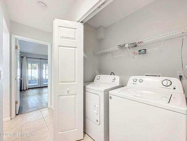 Building Photo - 141 La Pasada Cir W