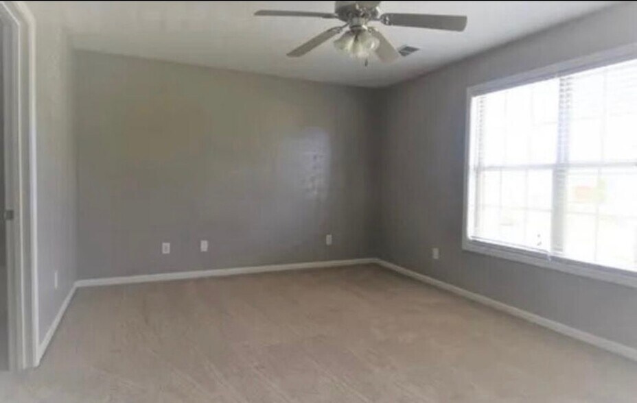 Building Photo - 428 Greathouse Dr
