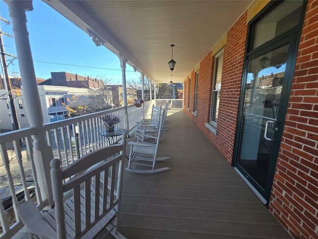 Building Photo - 900 Market St