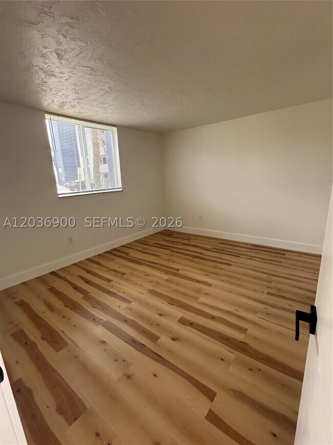 Building Photo - 10090 NW 80th Ct