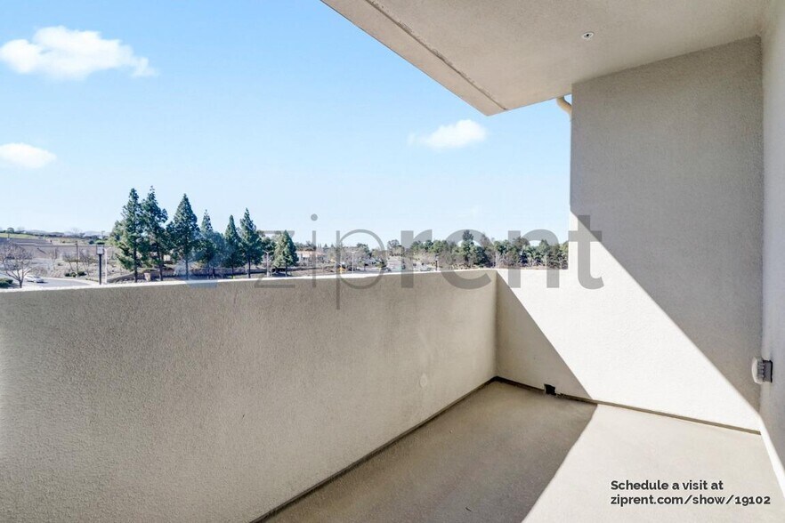 Building Photo - 2700 Wildflower Sta Pl