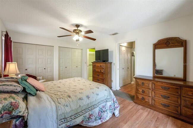 Building Photo - 1814 Fox Hunt Dr