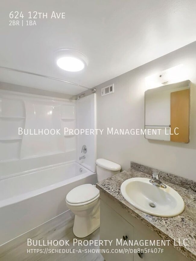 Building Photo - 624 12th Ave