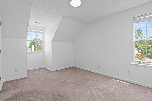 Building Photo - 118 Saddle Chase Ln