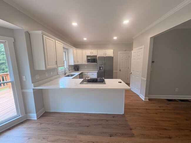 Building Photo - BOGART HOME | 4BD 3.5B