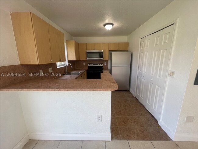 Building Photo - 1251 SE 31st Ct