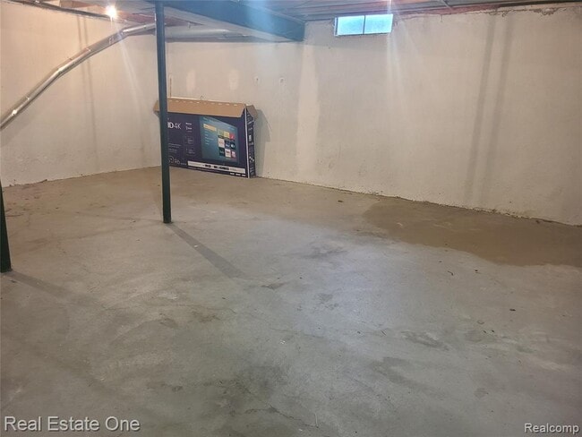 Building Photo - 38872 Country Cir