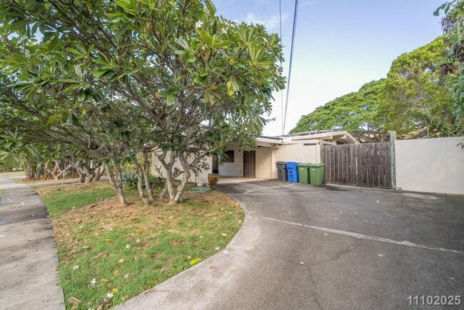 Building Photo - 1BR in Kailua – $2,550 (Utilities Included) | Move-In Ready!