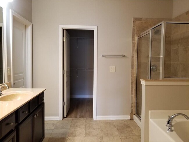 Building Photo - 5930 Vista Brook Dr