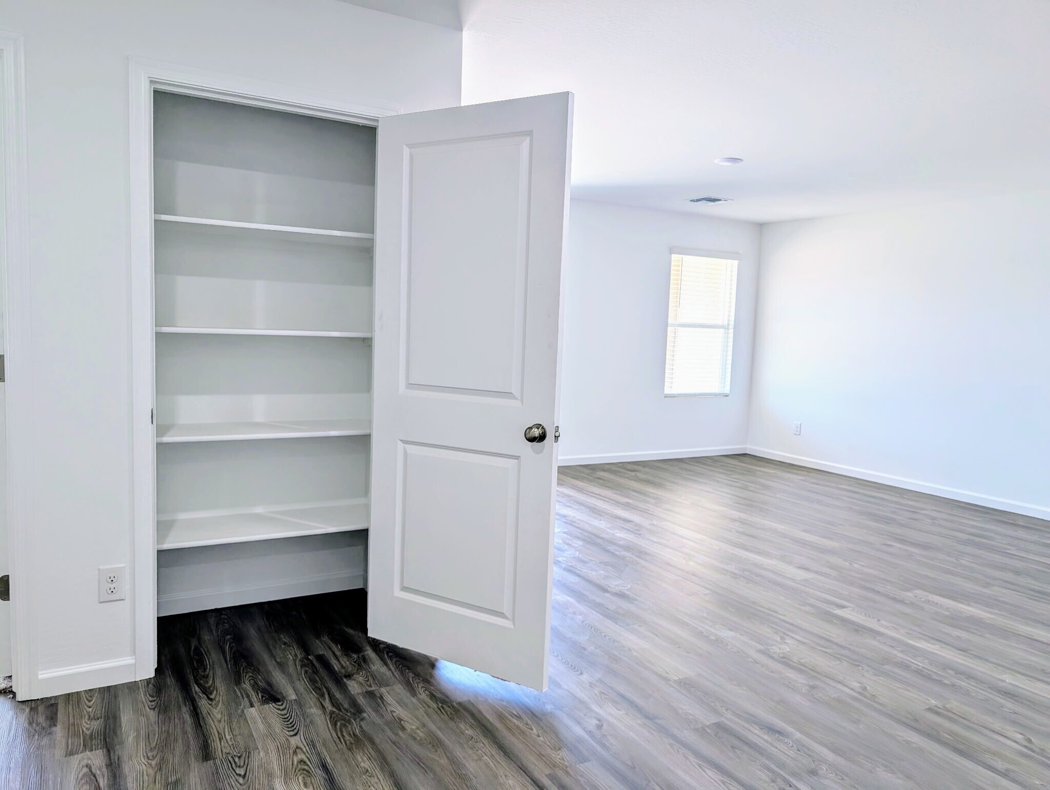 Building Photo - 711 Dylan Ct