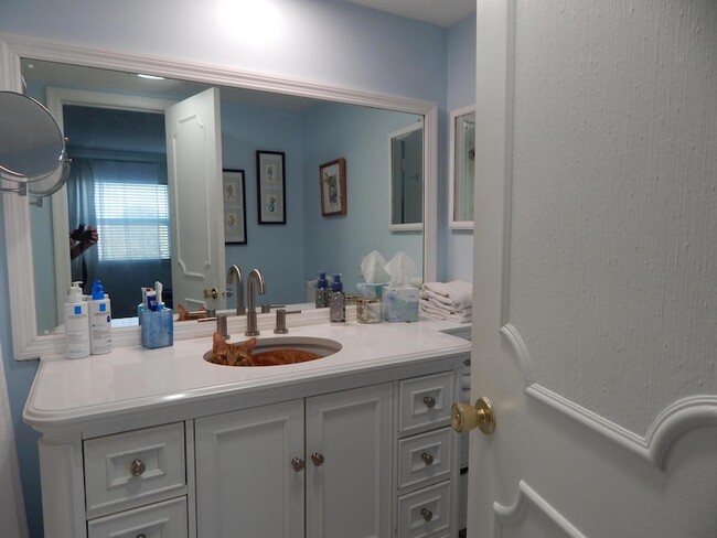 Building Photo - 2829 NE 33rd Ct