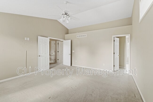 Building Photo - 902 Indigo Dr
