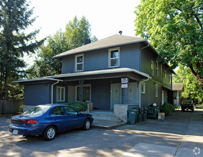 Primary Photo - 494 W 11th Ave