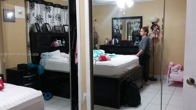 Building Photo - 3021 W 76th St